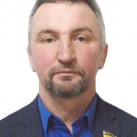 є